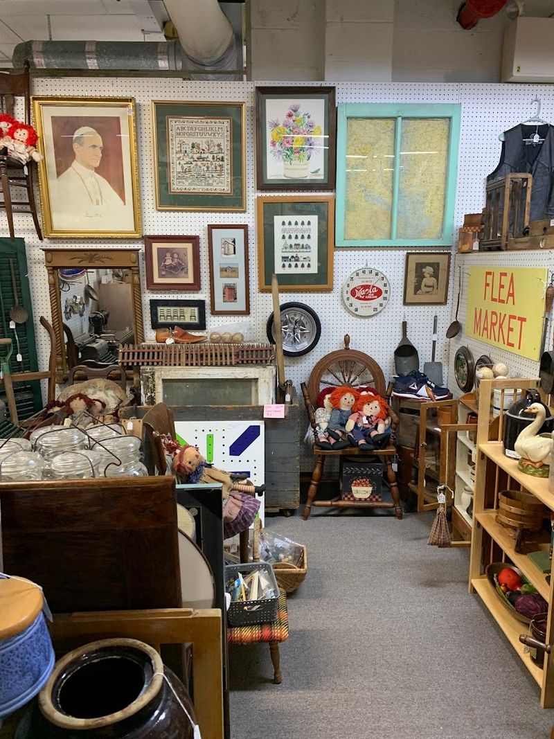 Metal Signs and Advertising Collectibles With Real Character