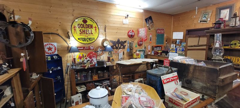 A Collector's Paradise for Mantiques