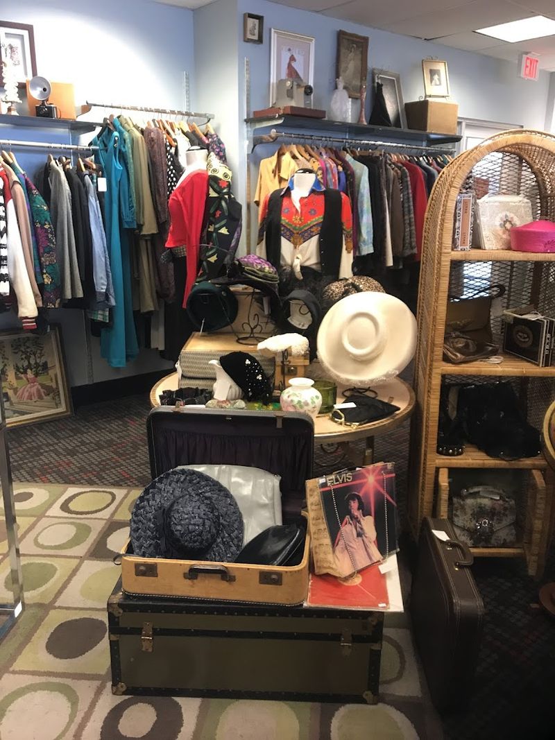 Vintage and Modern Pieces Under One Roof