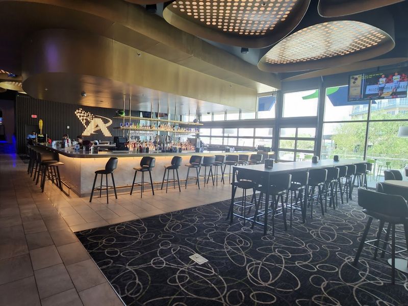 Food and Drinks Keep the Energy Going All Night