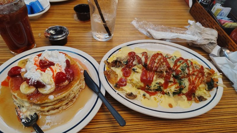 10 Tennessee Late-Night Eats Locals Count On When the Evening Runs Long 4 IHOP - Memphis, Tennessee