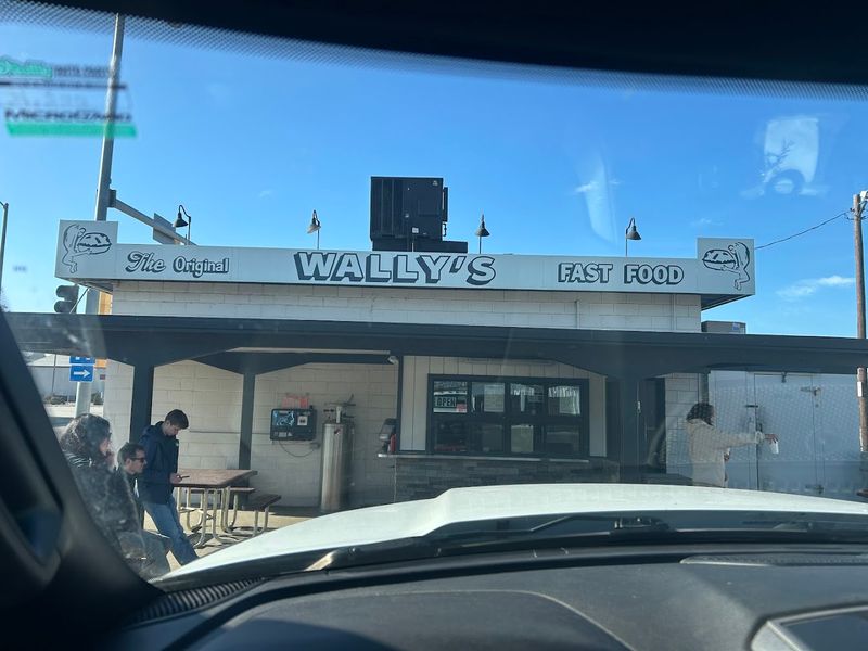 A Beloved Pit Stop Near Carlyle Lake