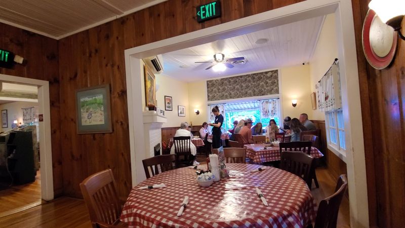 Charming Atmosphere and Southern Vibe