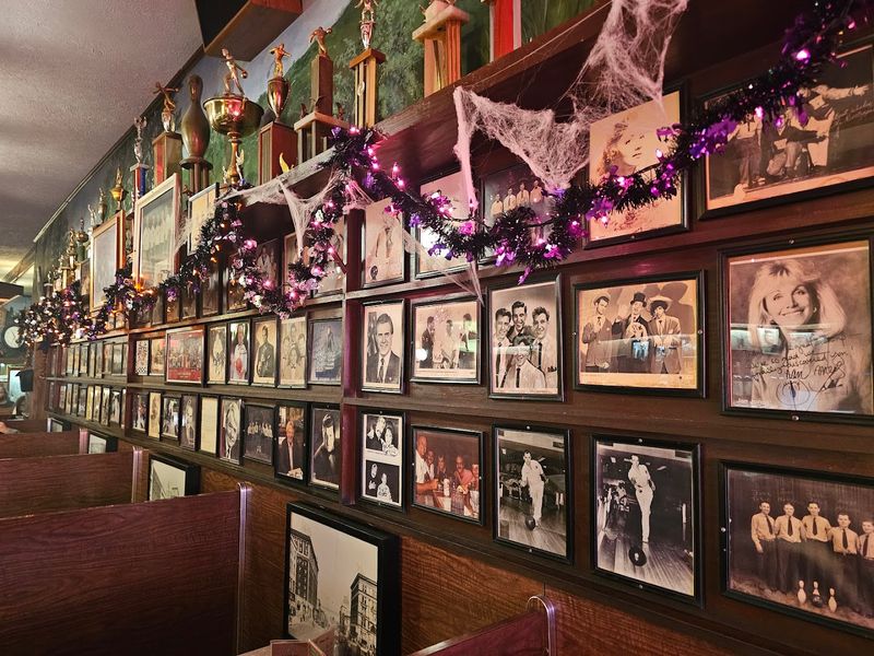 Cozy Atmosphere with Old-School Charm