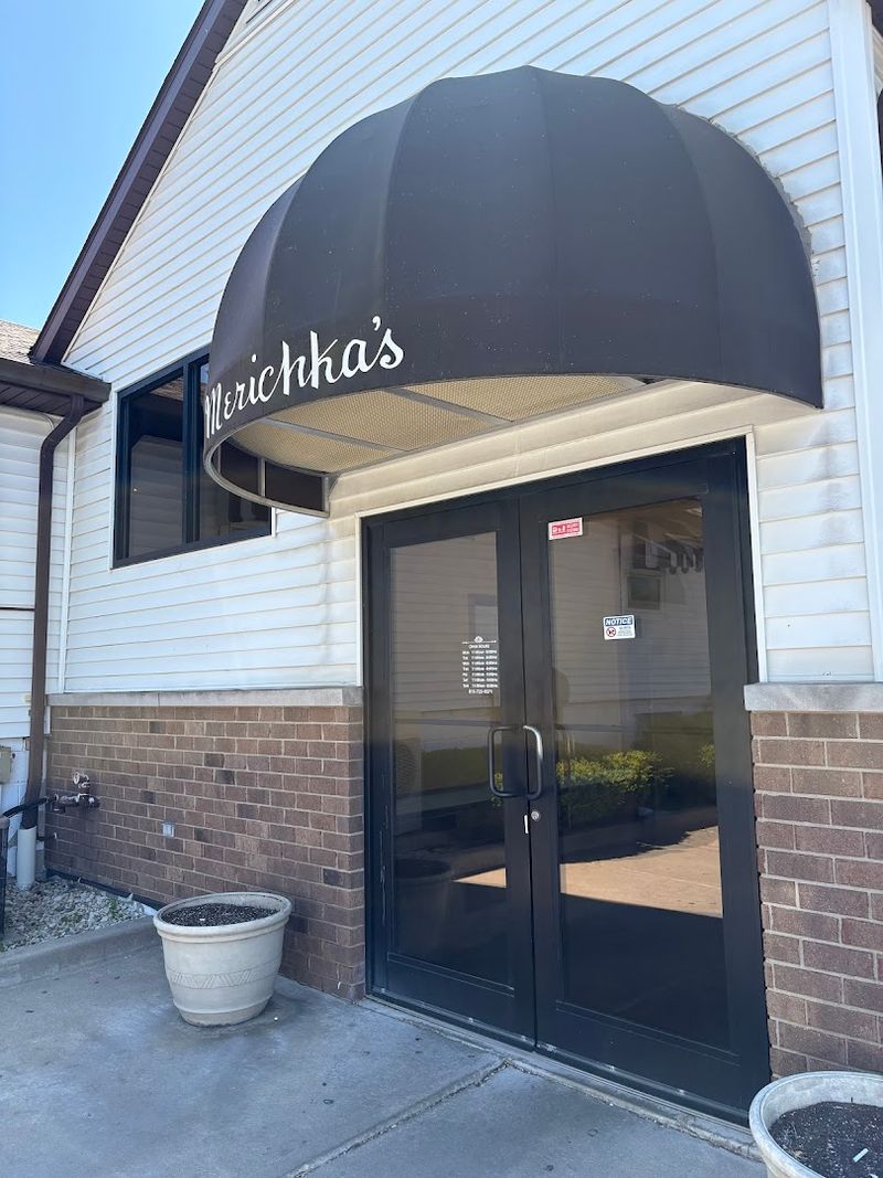 Planning Your Visit to Merichka's in Crest Hill