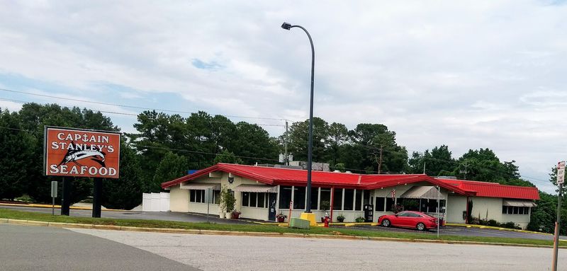 What Sets Captain Stanley's Apart From Chain Seafood Restaurants