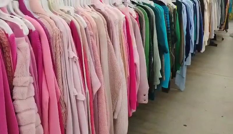 A huge thrift store in Florida that seems too good to be real 12 Clothing Organization by Color and Style