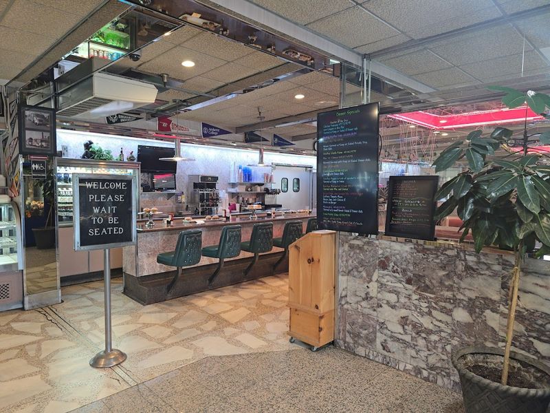 Why Roscoe Diner Beats the Chains Every Time