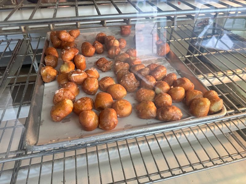 The famous hot donut holes