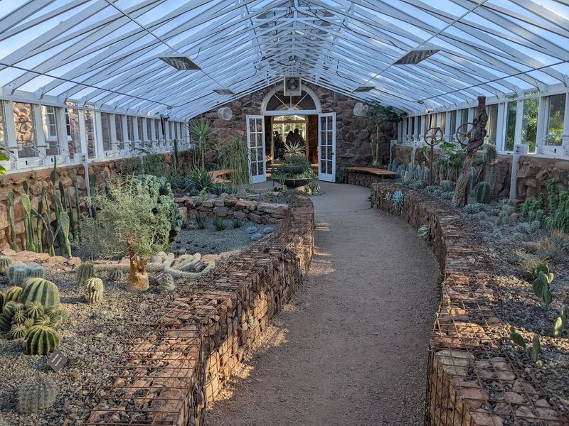 The Glass in Flight Exhibit: Where Art Meets Nature