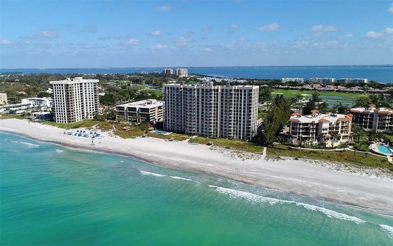 St. Armands Circle — Shopping and Treats Just Minutes Away