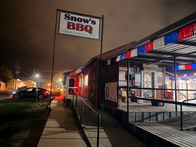Texas Barbecue Joints That Are Worth Planning an Entire Road Trip Around 6 Snow's BBQ - Lexington, Texas
