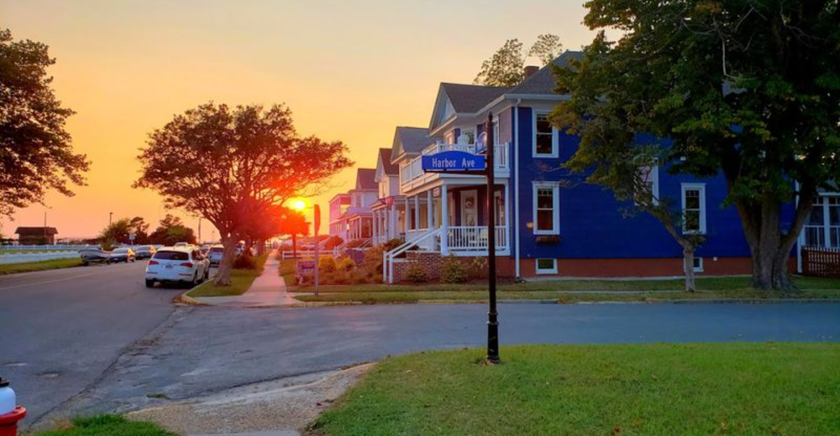 15 postcard-worthy towns in Virginia that feel straight out of a Hallmark movie