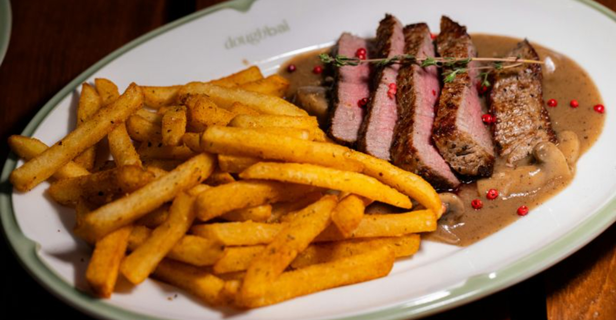 20 Popular Restaurant Chain Dinners That Still Feel Like a Treat After a Long Week