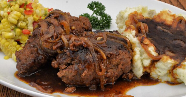 22 Old-School Meals That Quietly Disappeared from Family Tables Over Time