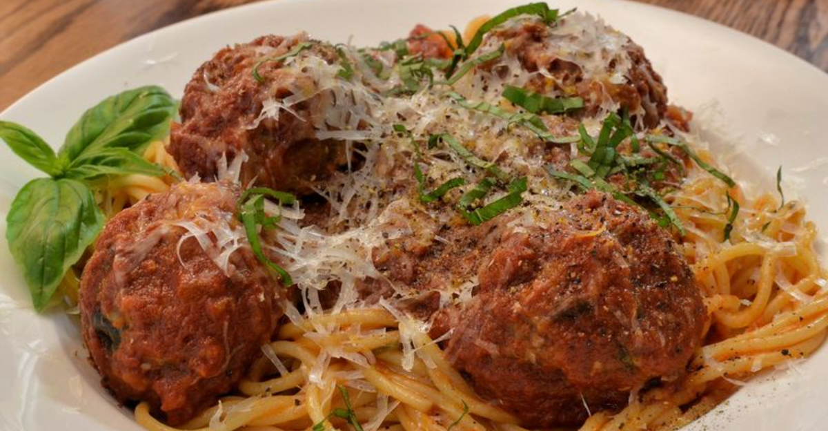 26 Cozy Old School Dinners That Still Feel Like Home