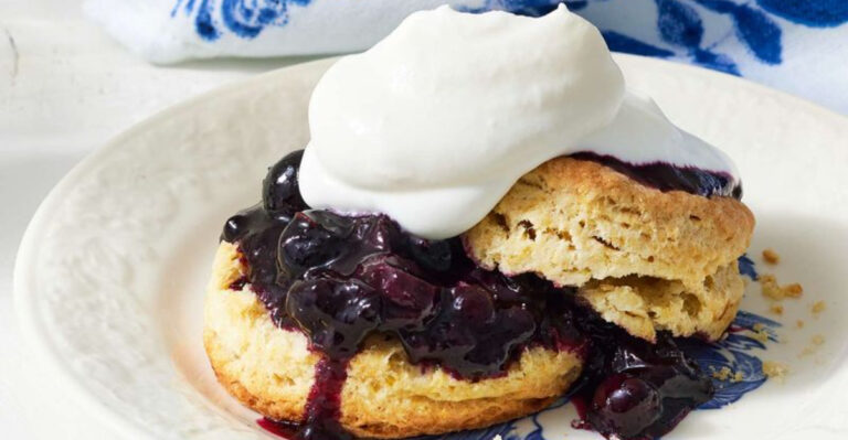 33 Old-Fashioned Desserts That Still Show Up At American Family Tables – Somehow They Never Left