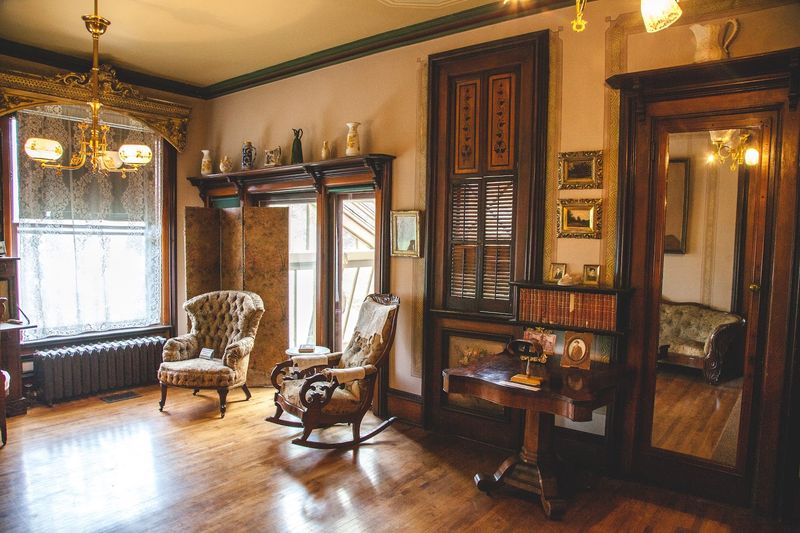 97% Original Furnishings Make It Feel Like Time Travel