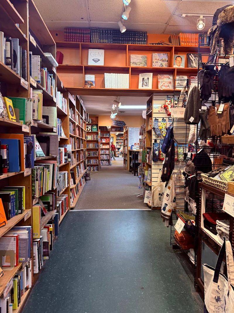 A Bookstore That Is Way Bigger Than It Looks A Bookstore That Is Way Bigger Than It Looks