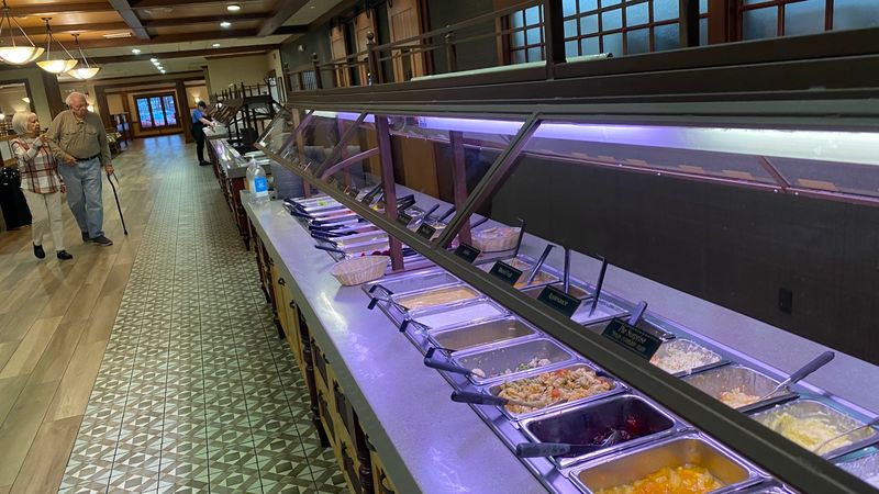 A Buffet Loaded With Amish Comfort Food