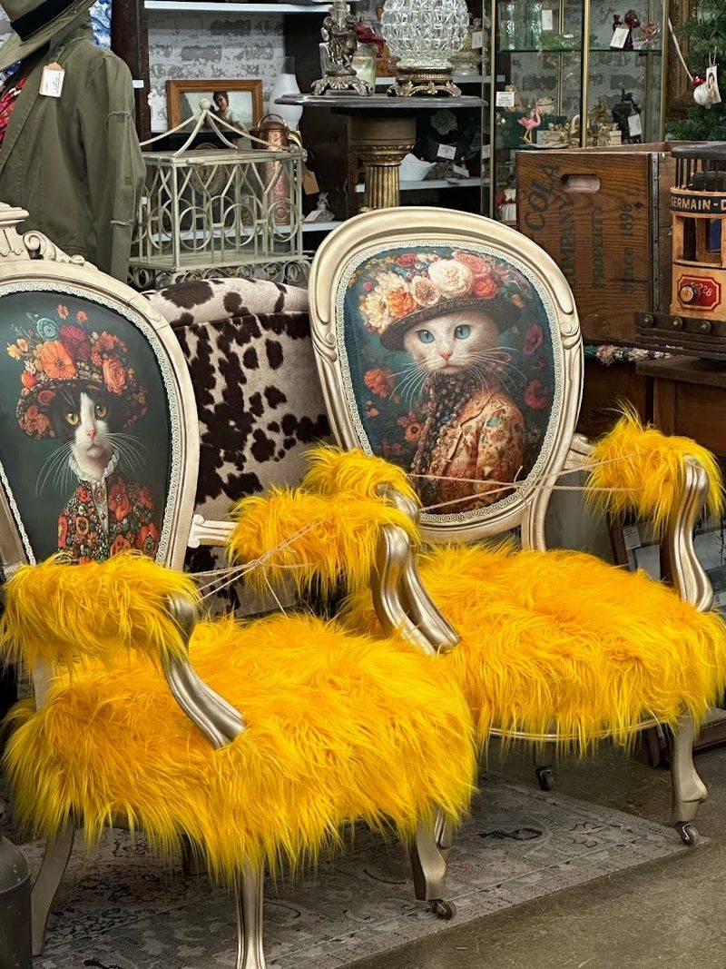 A Cat-Themed Booth That Stole Shoppers' Hearts