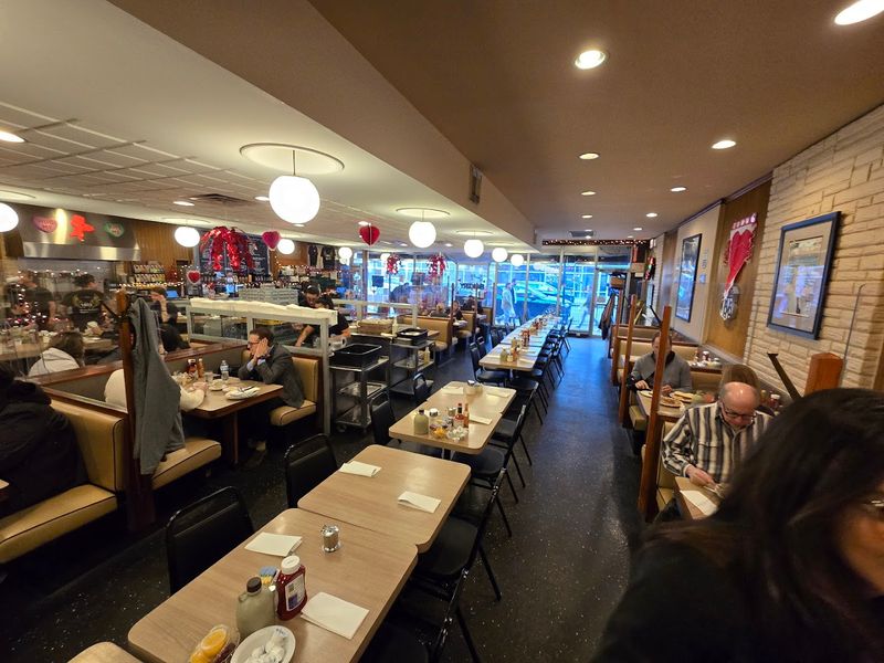 A Classic Diner Atmosphere Frozen in Time