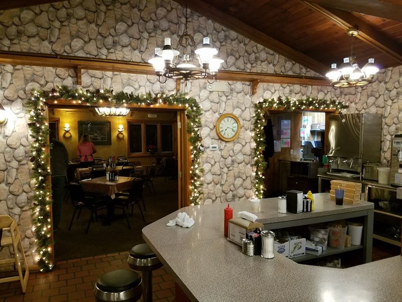 A Country Home Atmosphere That Feels Truly Comforting