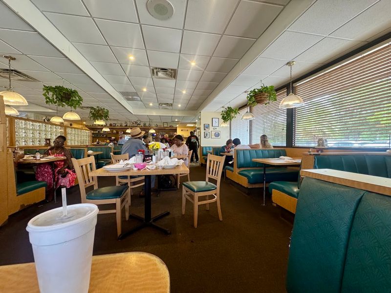 A Diner That Feels Like Home the Moment You Walk In