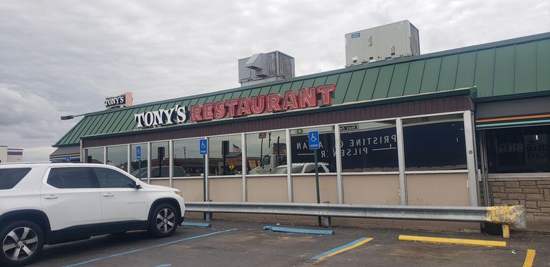 A Diner That Looks Small but Thinks Big