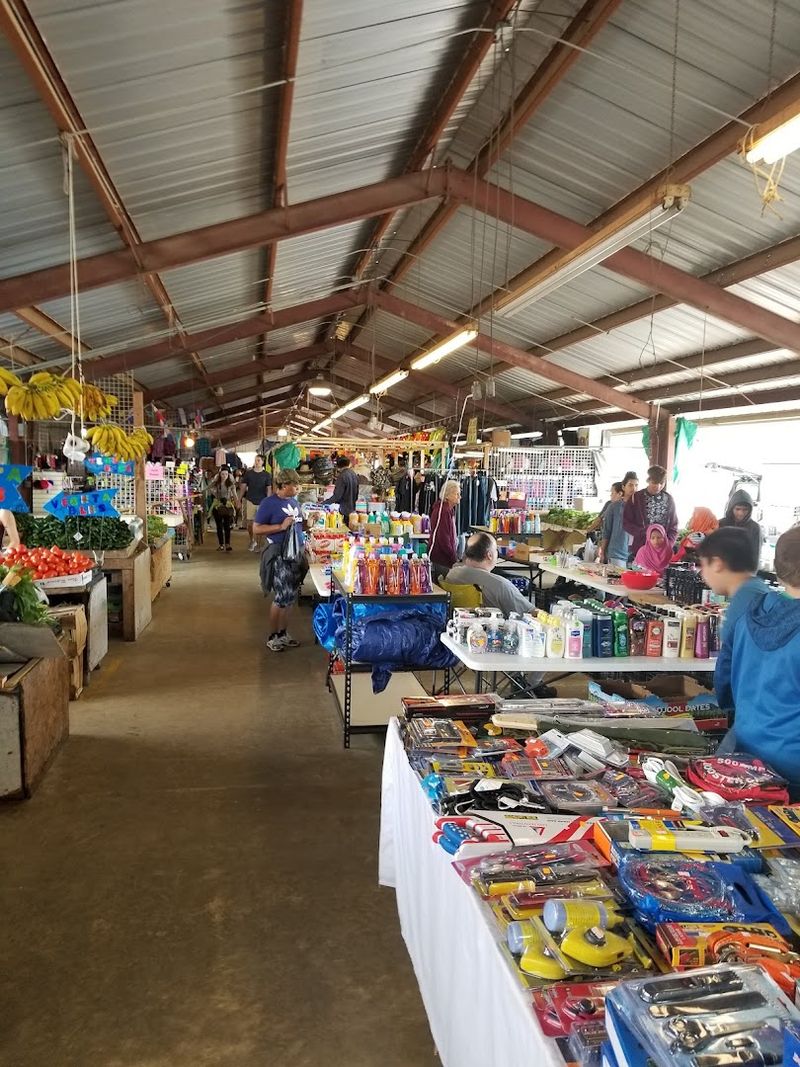 A Farmers Market Section That Feels Like a Treasure Hunt