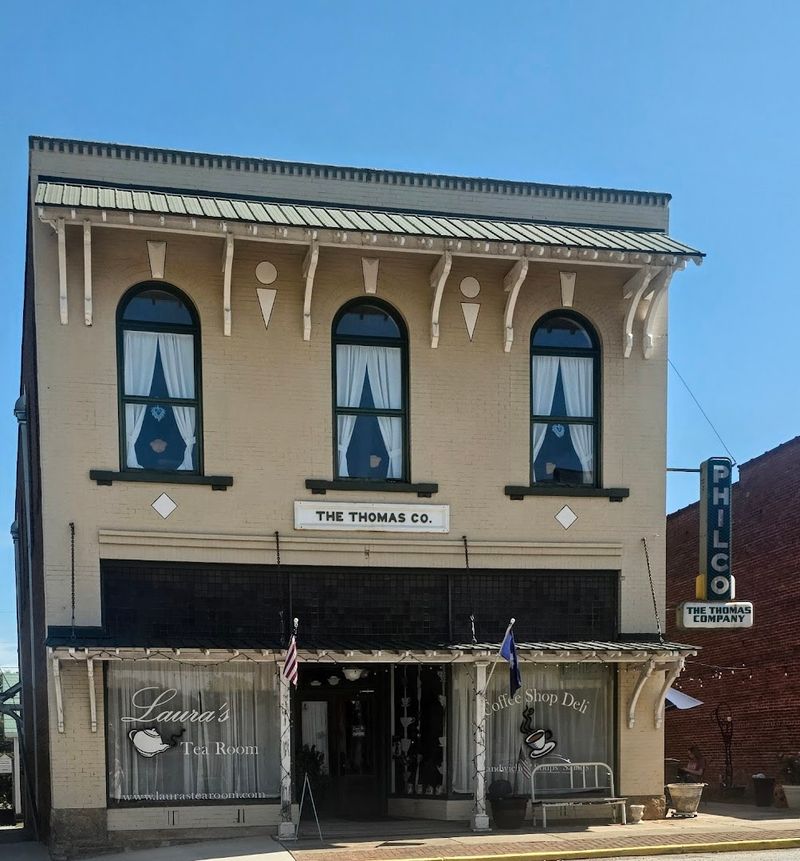 A Historic Building That Sets the Scene A Historic Building That Sets the Scene