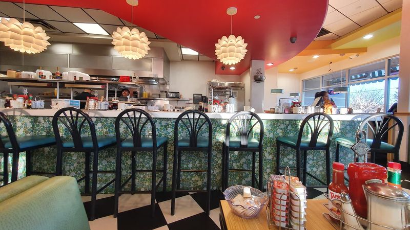 A Kitchen That Works Like a Well-Rehearsed Dance
