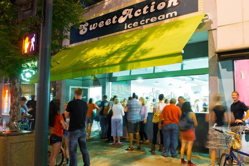 A Late-Night Spot That Broadway Regulars Swear By