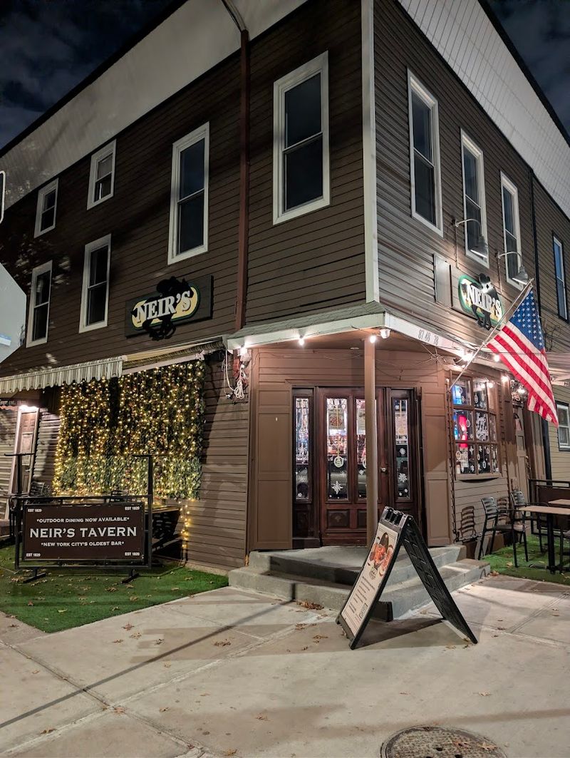 A Neighborhood Gem That Doesn't Coast on Its Fame