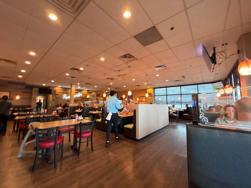 A No-Frills Atmosphere with Old-School Deli Charm