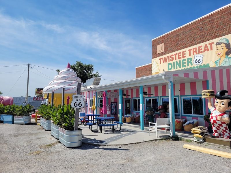 A Perfect Road Trip Pit Stop on Route 66