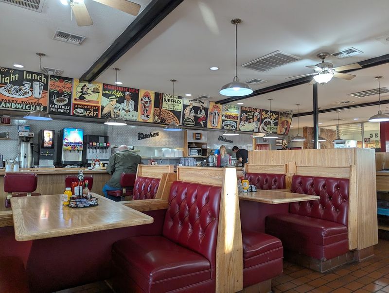 A Retro 1950s Atmosphere That Feels Like Home A Retro 1950s Atmosphere That Feels Like Home