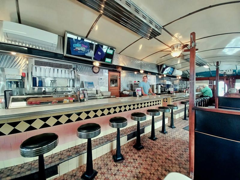 A Retro 1950s Atmosphere That Feels Like a Time Machine