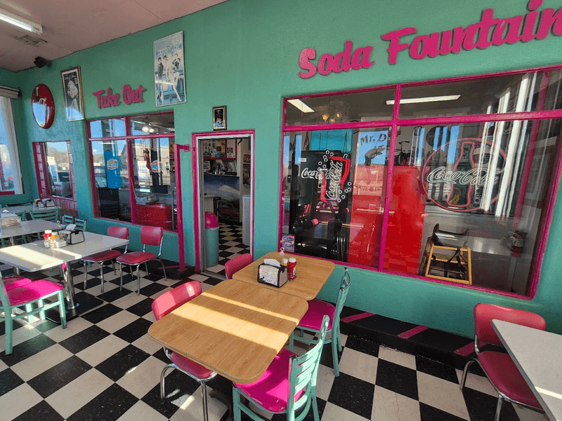 A Retro Atmosphere Straight Out of the 1950s