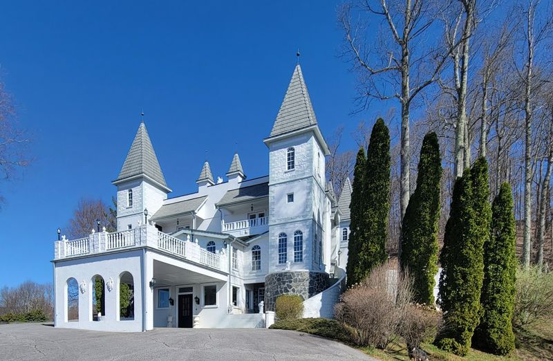 A Romantic Getaway Unlike Anything Else in NC