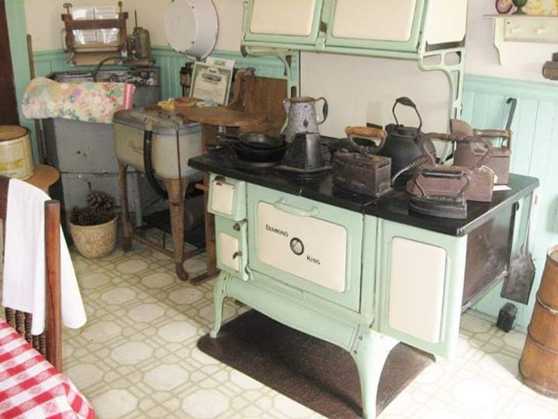 A Room-by-Room Tour of the Victorian Interior