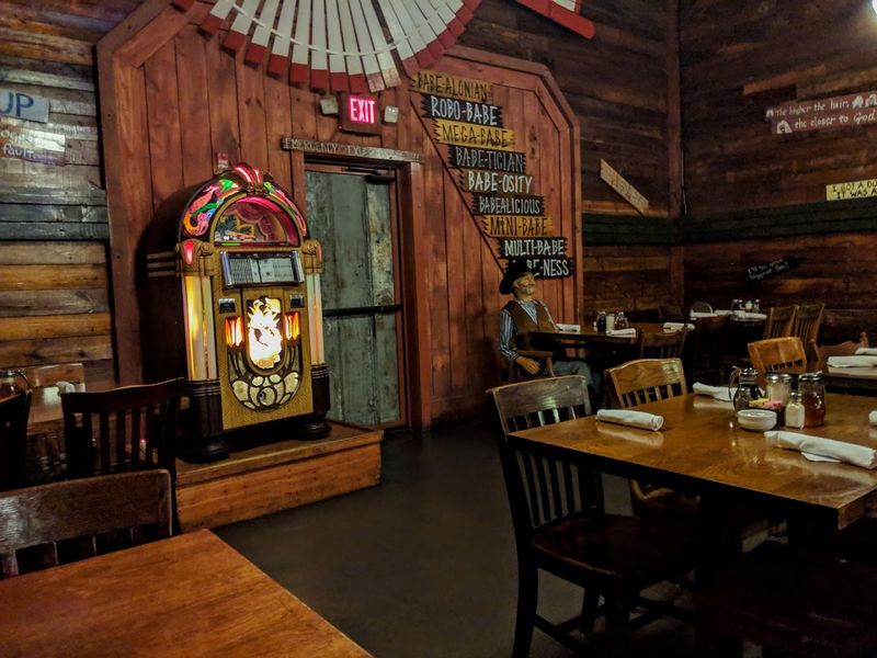 A Rustic Atmosphere That Sets the Mood Instantly A Rustic Atmosphere That Sets the Mood Instantly