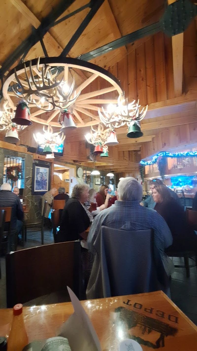 A Rustic Lodge Atmosphere That Feels Like Home