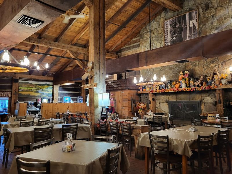 A Rustic Log Cabin Atmosphere Worth Savoring A Rustic Log Cabin Atmosphere Worth Savoring