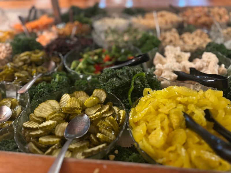 A Salad Bar That Defies Expectations