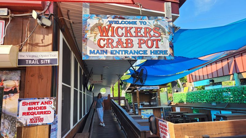 A Seafood Market Right Inside the Restaurant