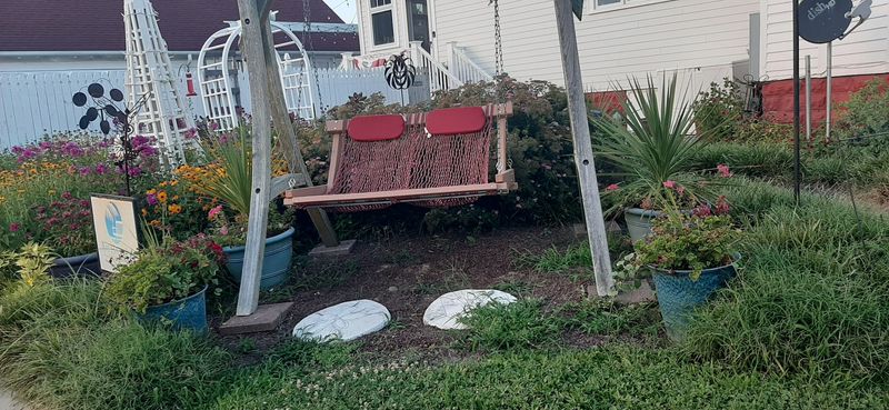 A Small-Town Community That Welcomes Visitors Like Old Friends