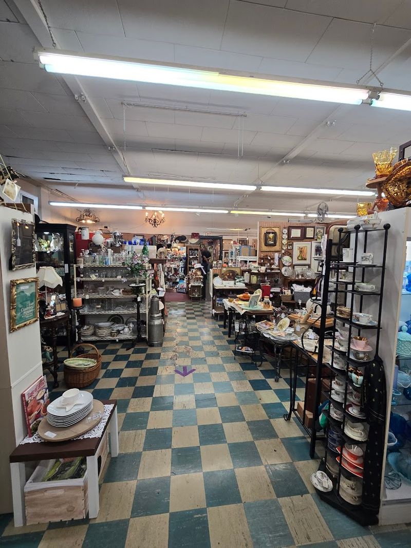 A Store That Smells Good and Stays Clean A Store That Smells Good and Stays Clean