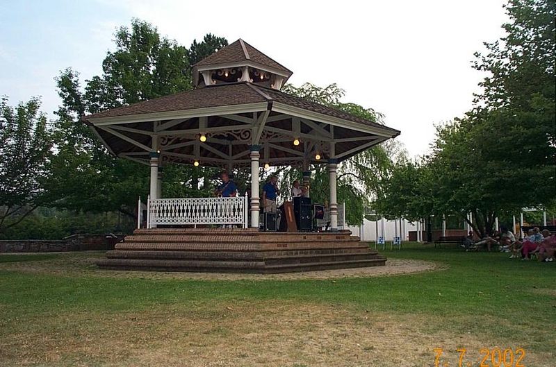 A Tight-Knit Community Where Neighbors Actually Know Each Other