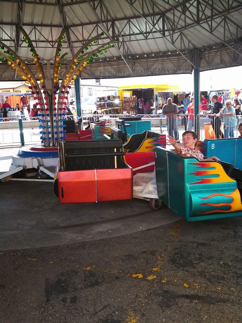 A Treasure Hunter's Paradise With Hundreds of Vendors